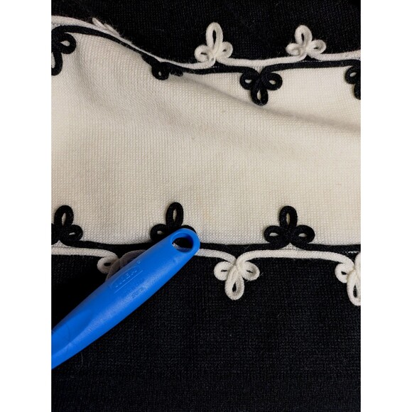 Vintage Worthington Black White Knit Sweater Size Large Fleur Trim Cozy Winter - Picture 6 of 8